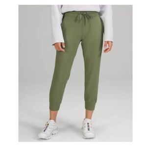 Lululemon ready to rulu high rise cropped jogger